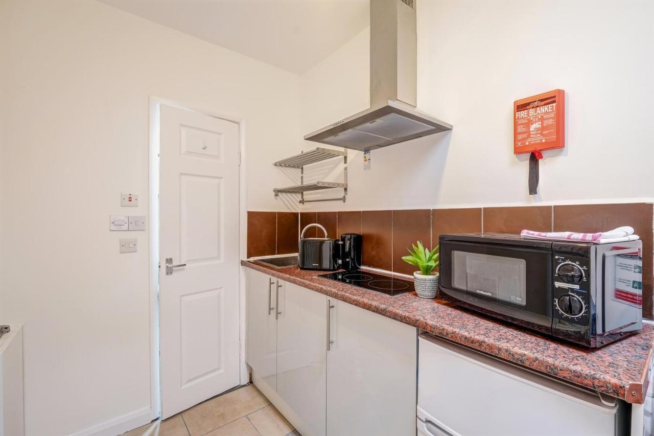 Fernbank Rooms Sudbury Hill, Harrow, Self-Contained Studios With En-Suite Harrow on the Hill Exterior photo