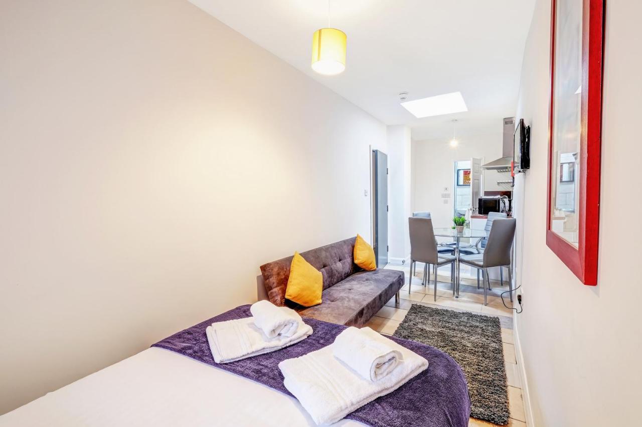 Fernbank Rooms Sudbury Hill, Harrow, Self-Contained Studios With En-Suite Harrow on the Hill Exterior photo