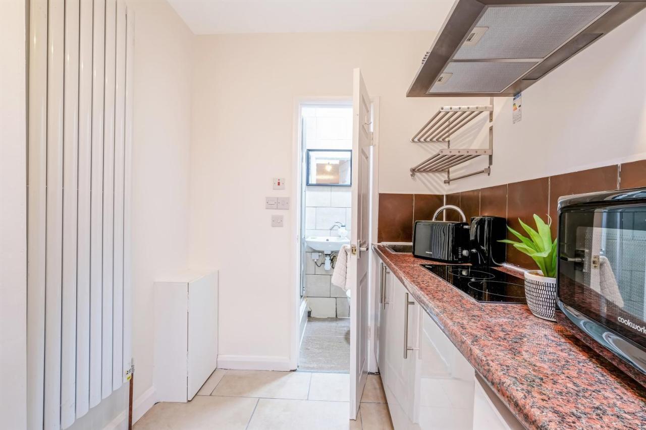 Fernbank Rooms Sudbury Hill, Harrow, Self-Contained Studios With En-Suite Harrow on the Hill Exterior photo